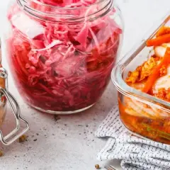 Gdzie można kupić kimchi? Odkryj najlepsze miejsca w Polsce