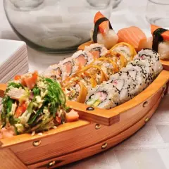 Sushi z jakiego kraju pochodzi? Niespodziewane fakty o jego historii