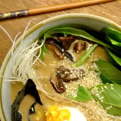 Czy można jeść ramen w ciąży? Sprawdź, co warto wiedzieć!