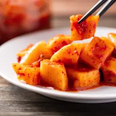 Z czym podawać kimchi? Odkryj idealne połączenia smakowe