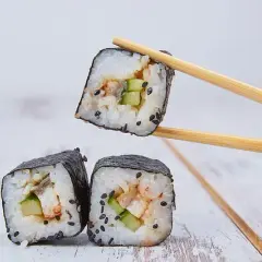 Ile waży sushi? Zaskakujące różnice w wagach i kaloriach