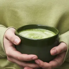 Matcha to kawa czy herbata – odkryj, co naprawdę wybierać
