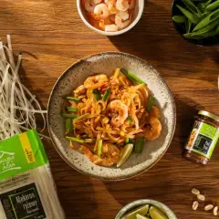 Jak smakuje pad thai? Odkryj wyjątkowe smaki i aromaty tej potrawy