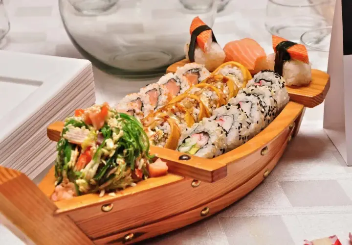 Sushi z jakiego kraju pochodzi? Niespodziewane fakty o jego historii