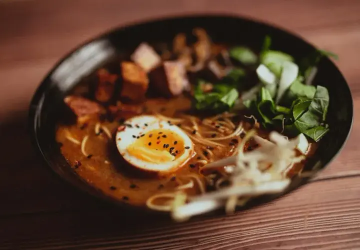 Jak zrobić ramen z rosołu - prosty przepis na pyszny posiłek