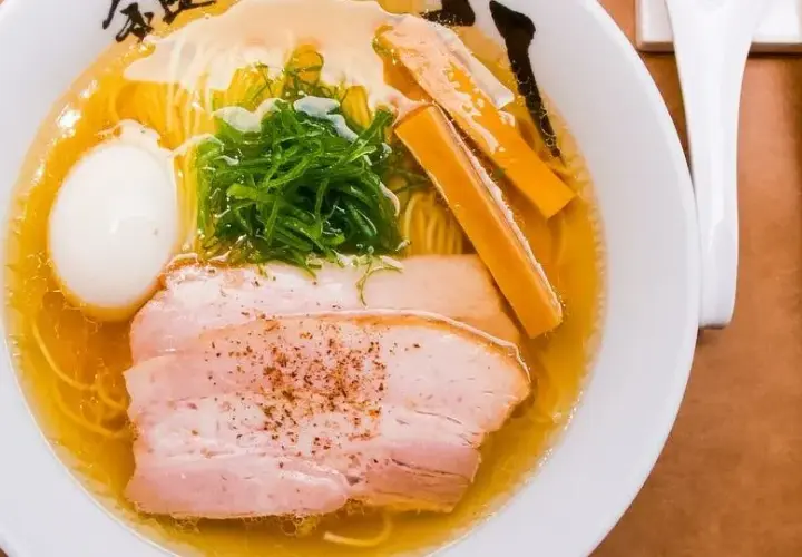 Ile kalorii ma ramen? Zaskakujące różnice w kaloryczności!