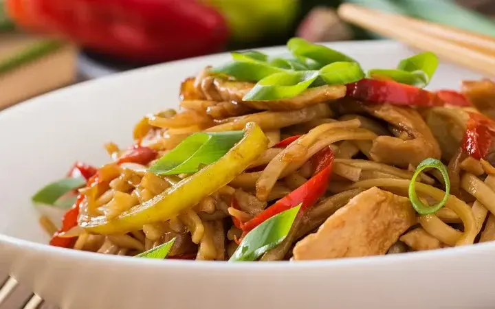 Co do pad thai: prosty przepis na idealne danie z Tajlandii