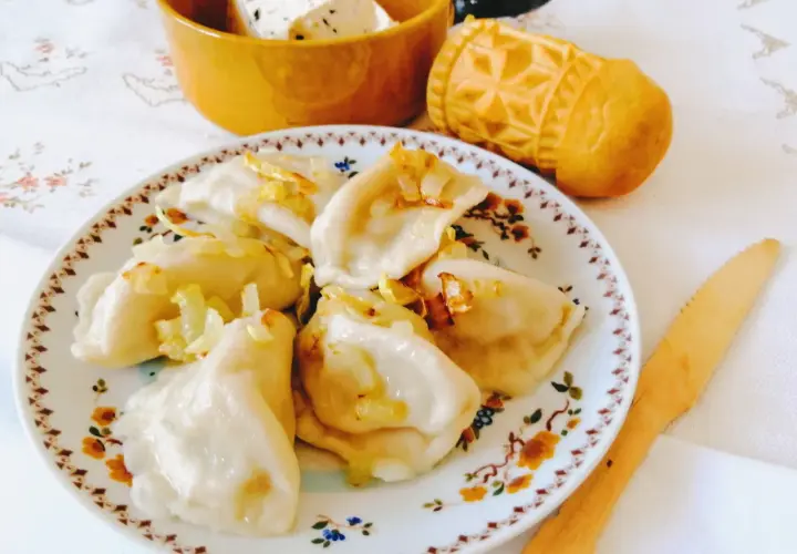 Najlepsze pierogi z bryndzą w Zakopanem - gdzie je znaleźć i spróbować