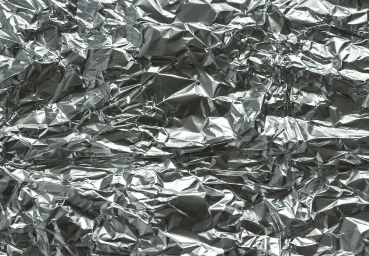 Czy można mrozić mięso w folii aluminiowej? Sprawdź, jak to zrobić bezpiecznie