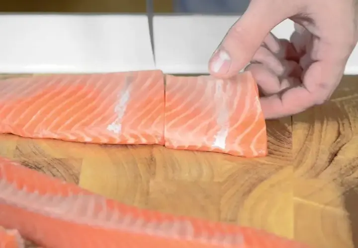 Jak pokroić łososia do sushi - uniknij błędów i zyskaj perfekcję