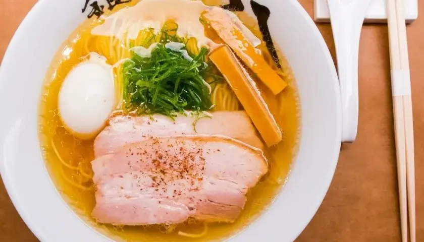 Ile kalorii ma ramen? Zaskakujące różnice w kaloryczności!