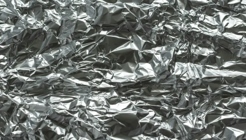 Czy można mrozić mięso w folii aluminiowej? Sprawdź, jak to zrobić bezpiecznie