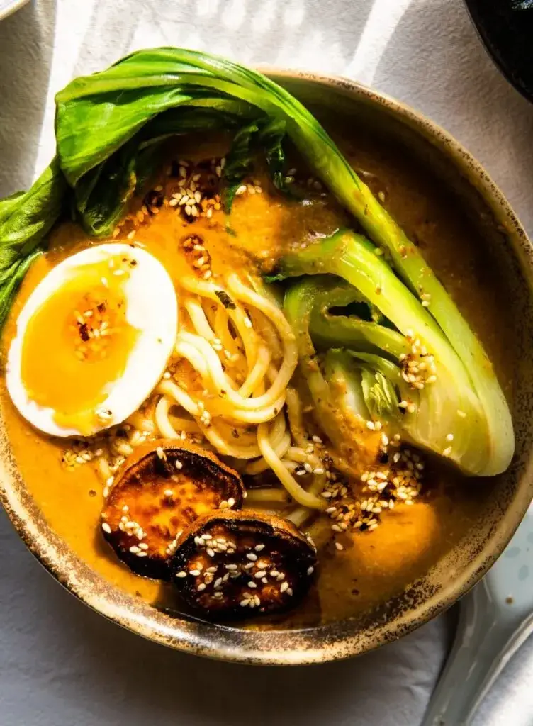 Zdjęcie Jak smakuje ramen? Odkryj zaskakujące smaki i aromaty tej potrawy