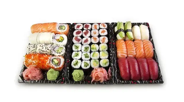 Zdjęcie Jak się je sushi na ciepło czy zimno – co musisz wiedzieć?